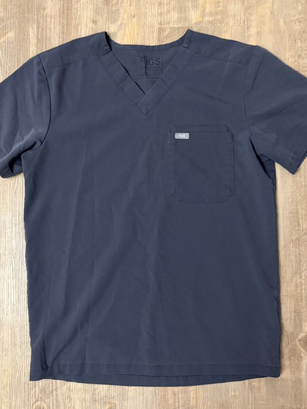 Figs Men's Gray Graphite Scrub Top Small